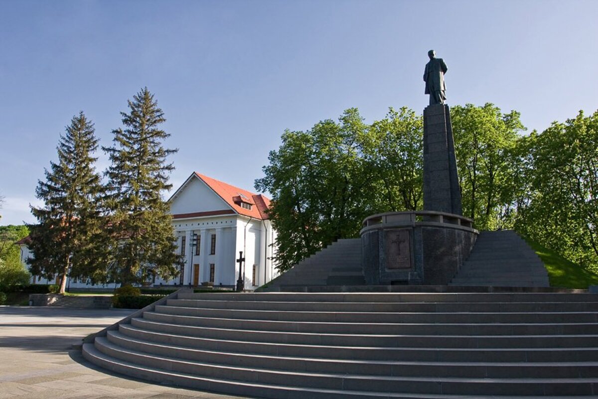 КАНІВ ТА ПЕРЕЯСЛАВ